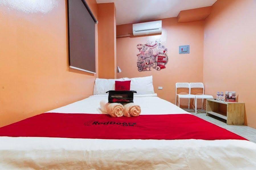 Reddoorz At Hotel Rosemarie Pasay Ngoại thất bức ảnh