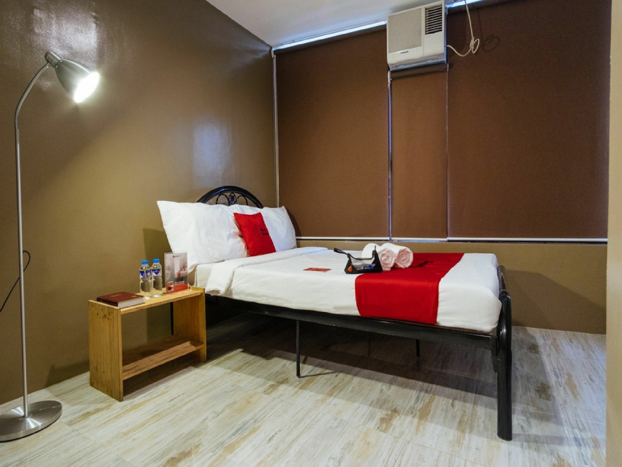 Reddoorz At Hotel Rosemarie Pasay Ngoại thất bức ảnh